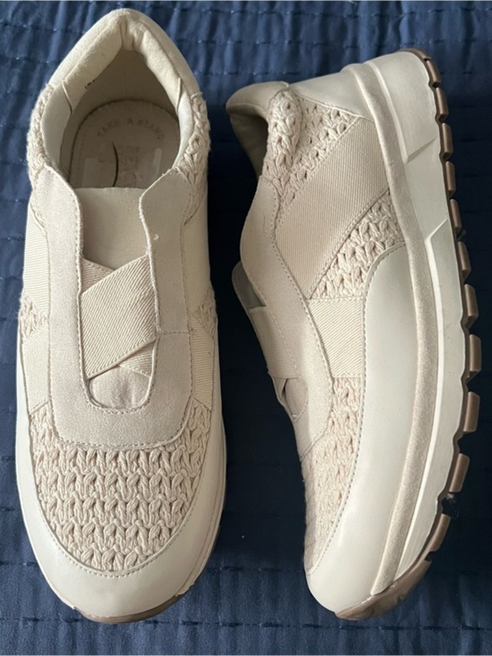 Reaction Kenneth Cole size 11 cream slip on sneakers with crochet accents